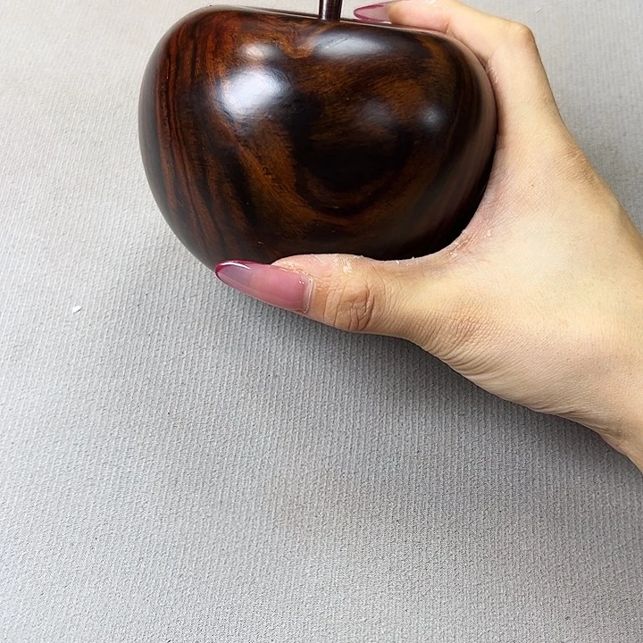 南美大红酸枝随*老挝大红酸枝苹果一个