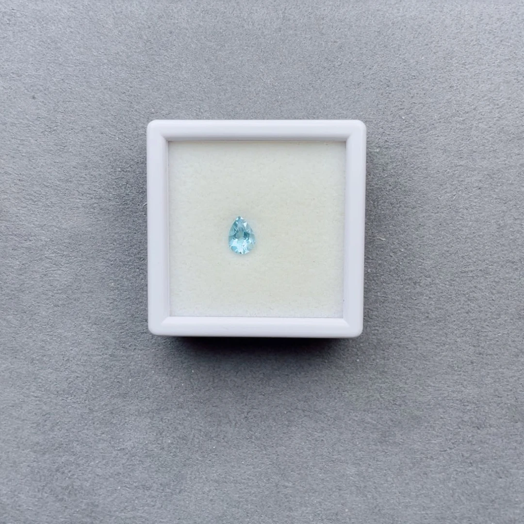 海蓝宝石裸石未镶嵌天然圣玛利亚色0.7CT