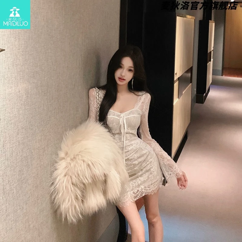 法式纯欲白色蕾丝长袖连衣裙女秋冬气质高级性感修身显瘦包臀短裙