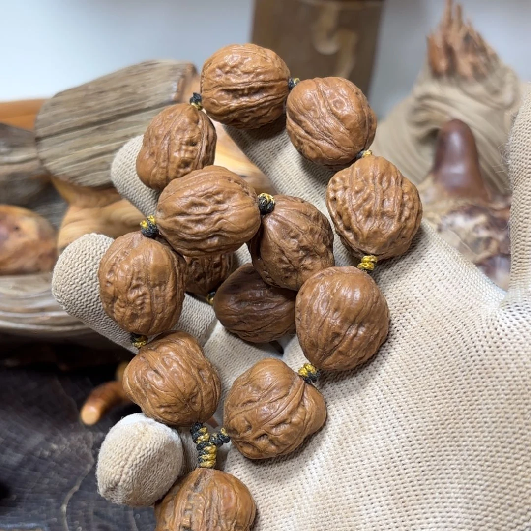 柏木（崖柏）晁****）北太行随行手把件