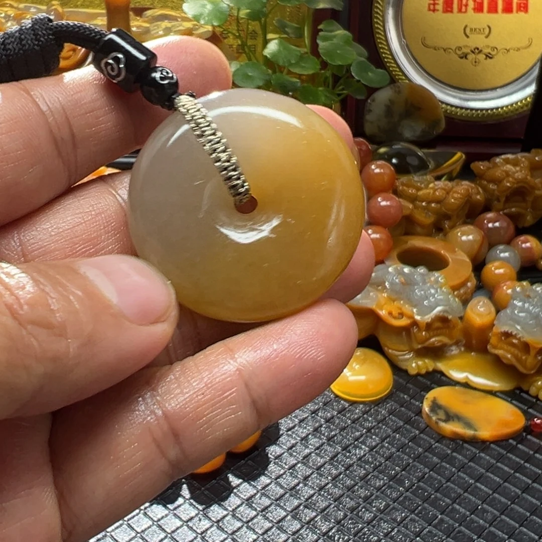 石英质玉未镶嵌颈饰