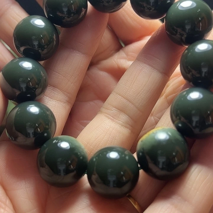 华***歌岫岩河磨玉（透闪石质玉）未镶嵌手链