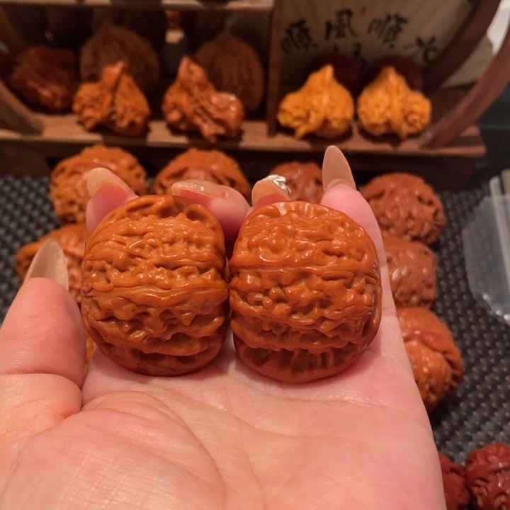 文玩核桃吊坠40白狮子0049