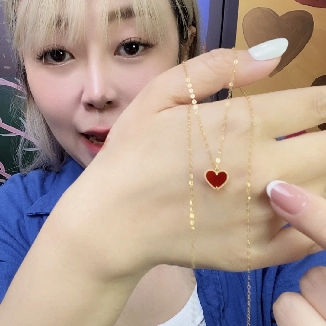 玛瑙/玉髓颈饰18K金镶嵌爱心k黄