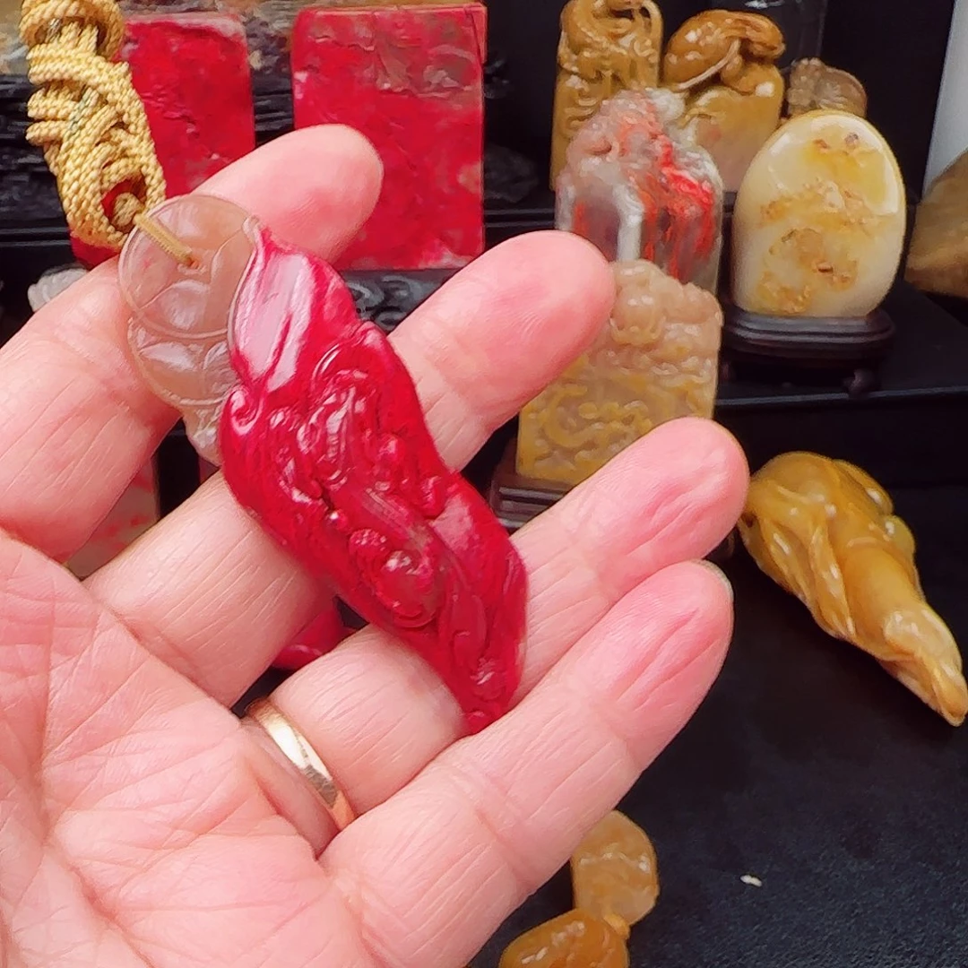 昌化石昌化鸡血石