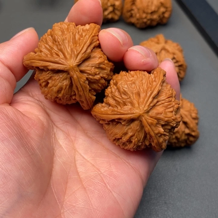 文玩核桃吊坠H**王核桃