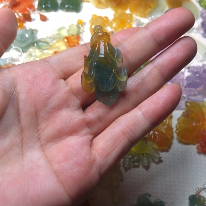 洁***蛇纹石玉未镶嵌耳坠