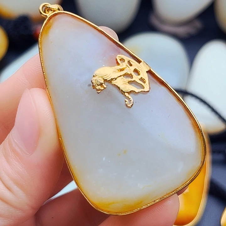 和田玉未镶嵌挂件