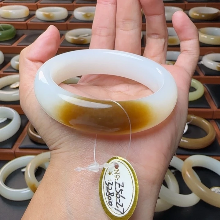 和田玉未镶嵌手镯一口红糖53.7