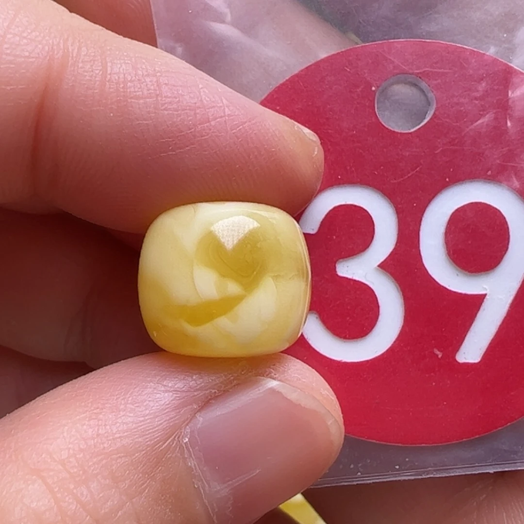 蜜蜡未镶嵌珠宝奇石12.8m m