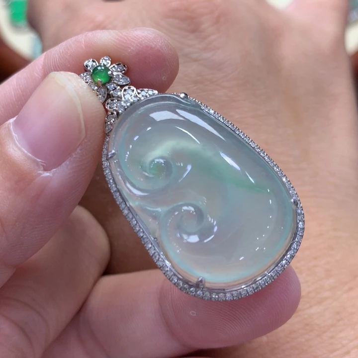 吊坠(不含链)18K金镶嵌翡翠