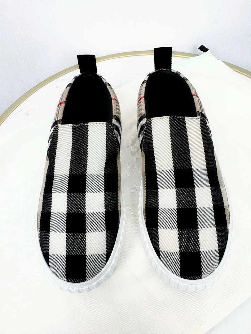 99新 BURBERRY/博柏利 Burberry博柏利一脚蹬鞋/35码/95新