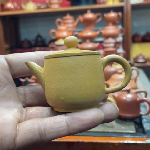 【闪购商品】紫砂茶壶哎****。容量45