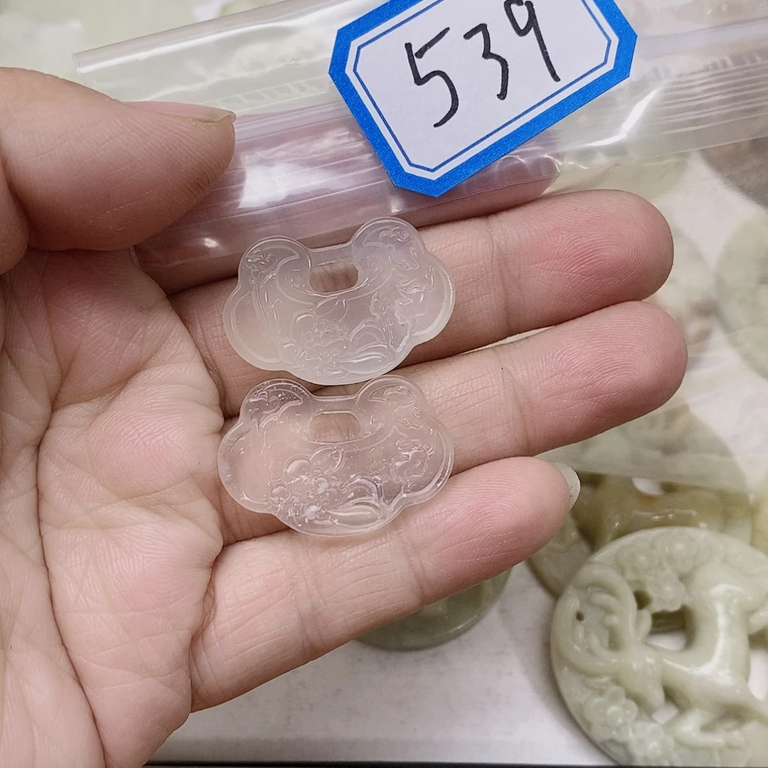 蛇纹石玉未镶嵌吊坠(不含链)凌*539