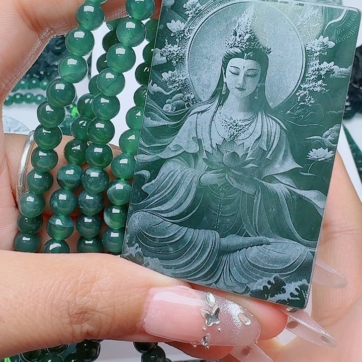 翡翠未镶嵌颈饰多样性发其一