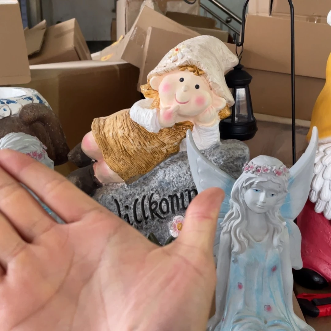 【闪购商品】氧化镁躺石头小女孩摆件