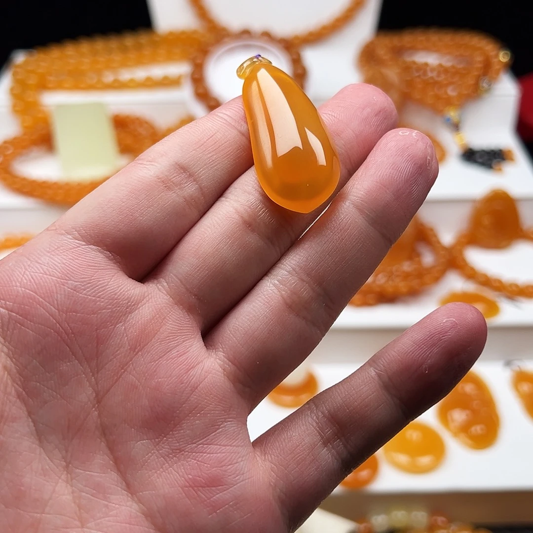 石英质玉（缅黄）未镶嵌吊坠(赠链)