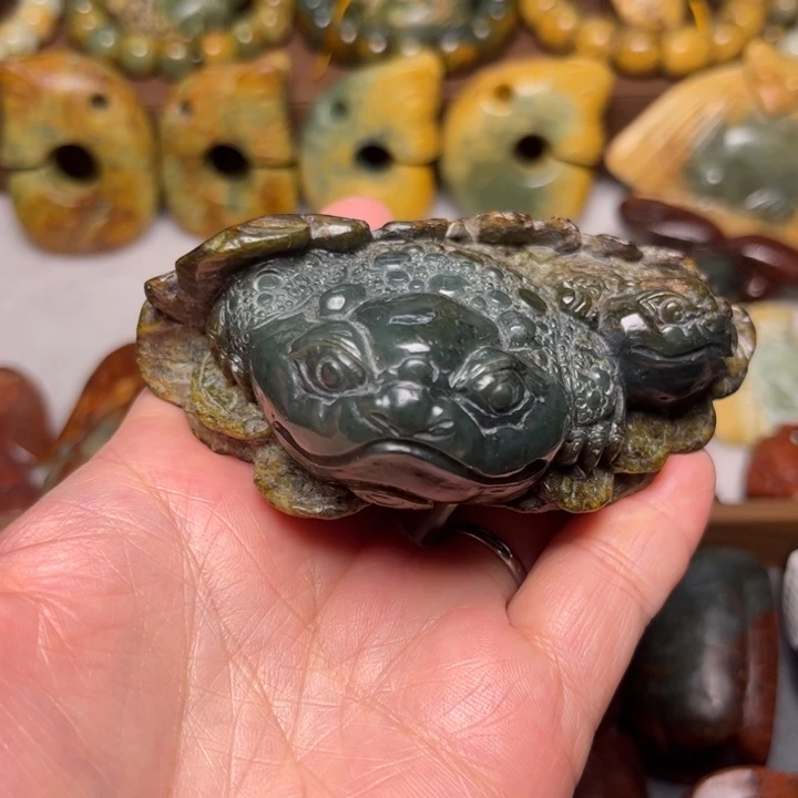 一****岫岩河磨玉（透闪石质玉）未镶嵌珠宝奇石