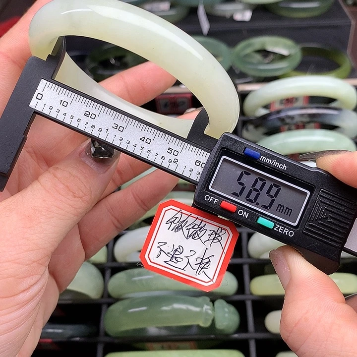 蛇纹石玉手镯未镶嵌602