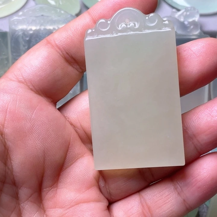 北***。岫玉未镶嵌吊坠(赠链)