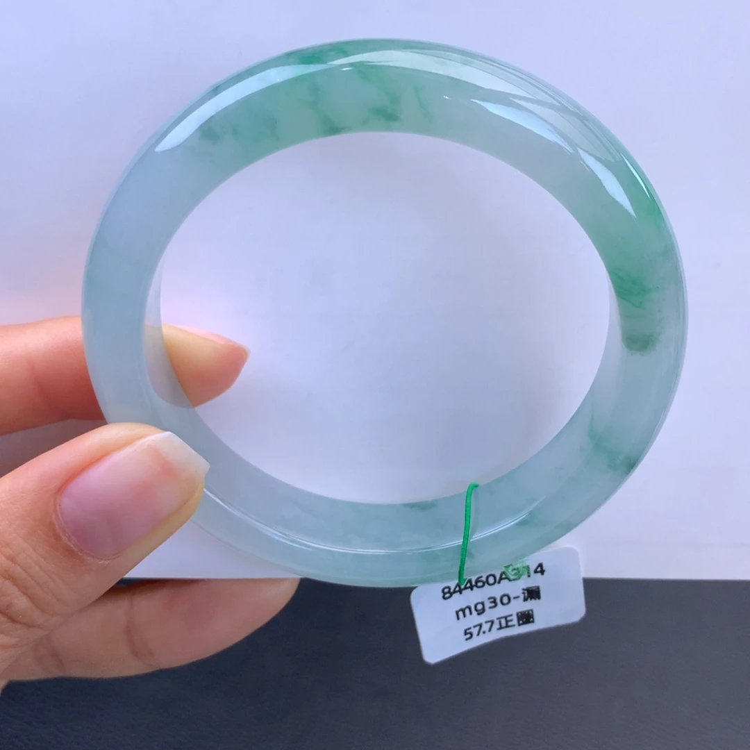 翡翠未镶嵌手镯冰胶绿花手镯（有纹捡漏）