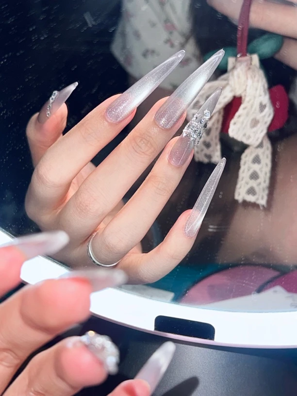 【锆石城堡】纯手工穿戴甲高级感显白冰透猫眼锆石美甲亮长尖款式