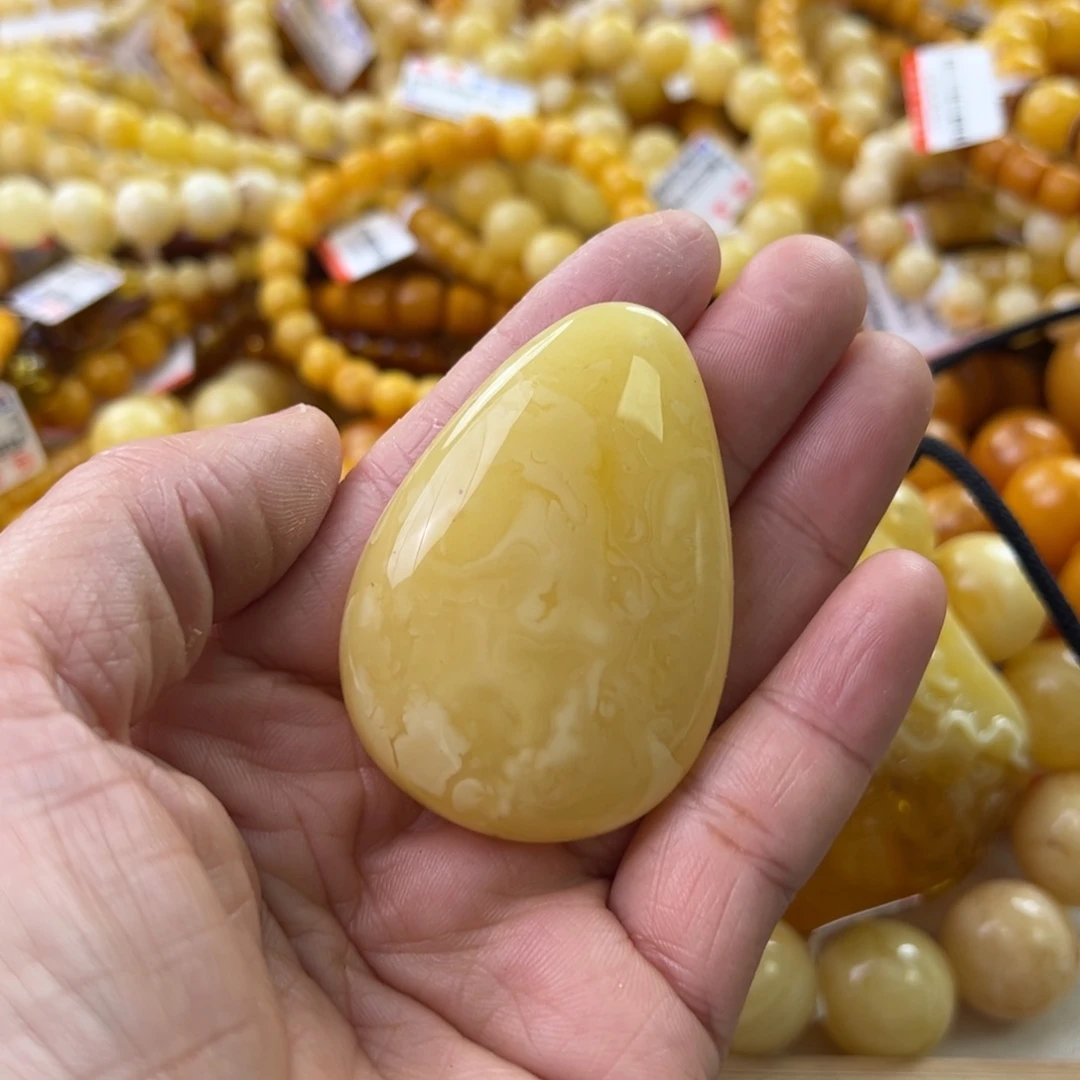 琥珀珠宝奇石未镶嵌