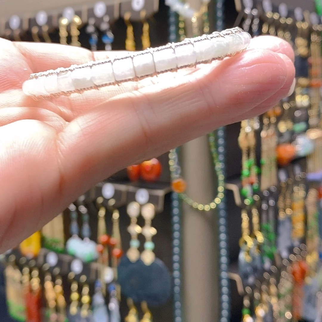 未镶嵌翡翠耳饰翡翠