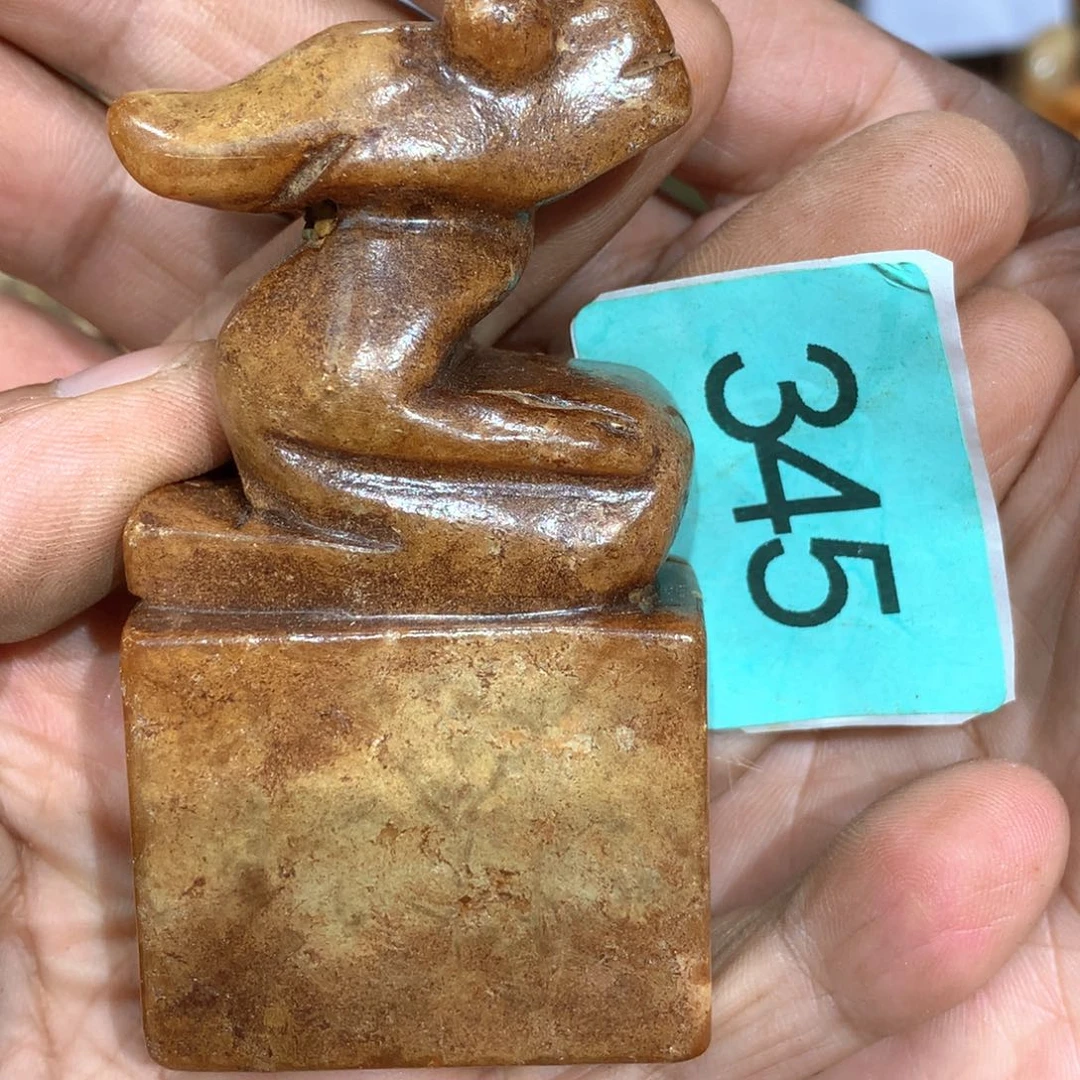未镶嵌蛇纹石玉颈饰