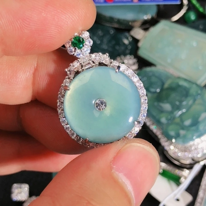 翡翠颈饰未镶嵌2，