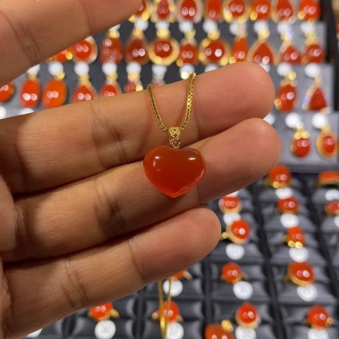 颈饰18K金镶嵌南红玛瑙