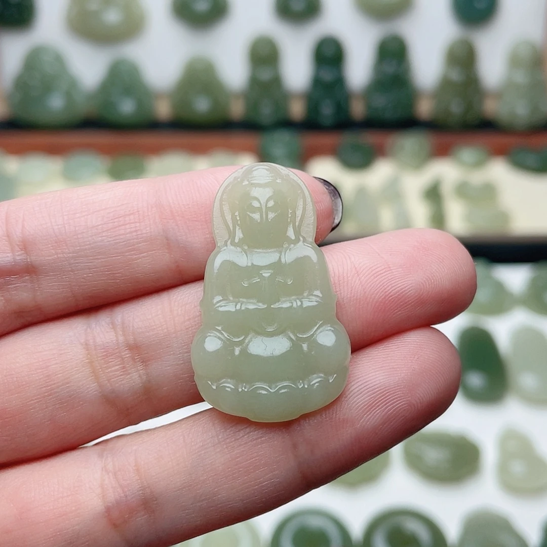 达***W和田玉未镶嵌颈饰