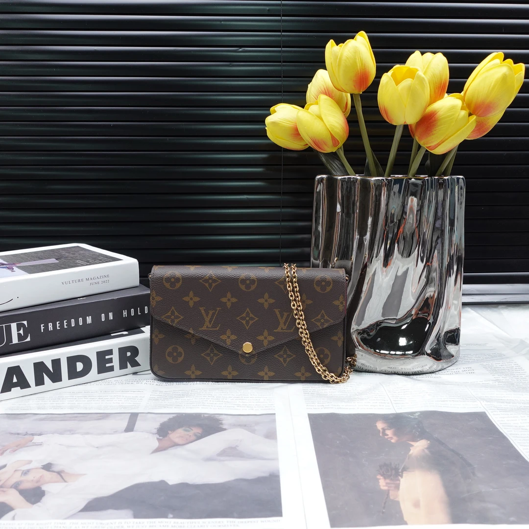 95新 LouisVuitton/路易威登 单肩包/T20322928