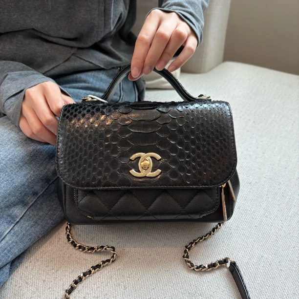95新 Chanel/香奈儿 苏州包展/邮差包/成色直播间为准