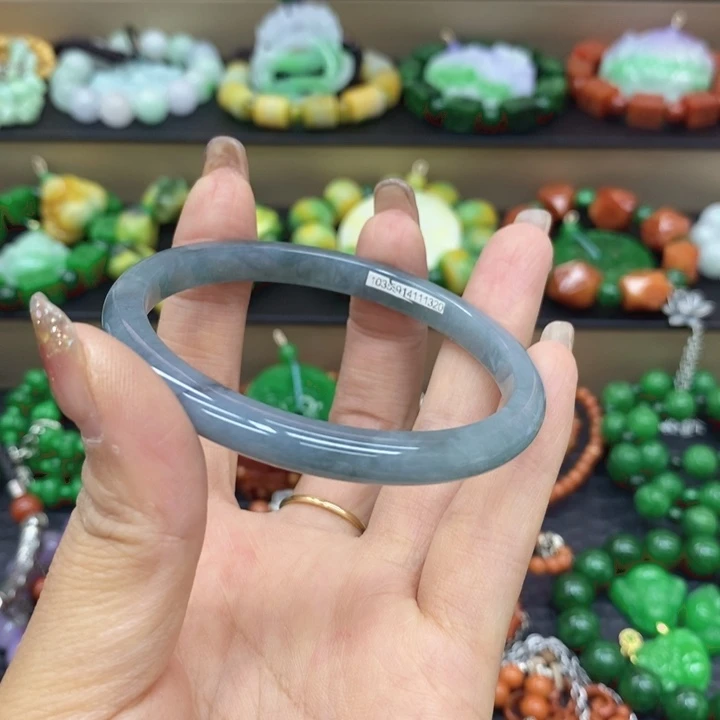 海***件翡翠手镯未镶嵌手镯56