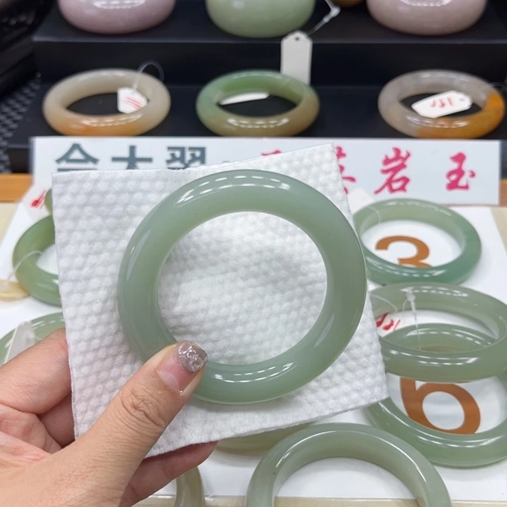 未镶嵌手镯石英质玉英*英