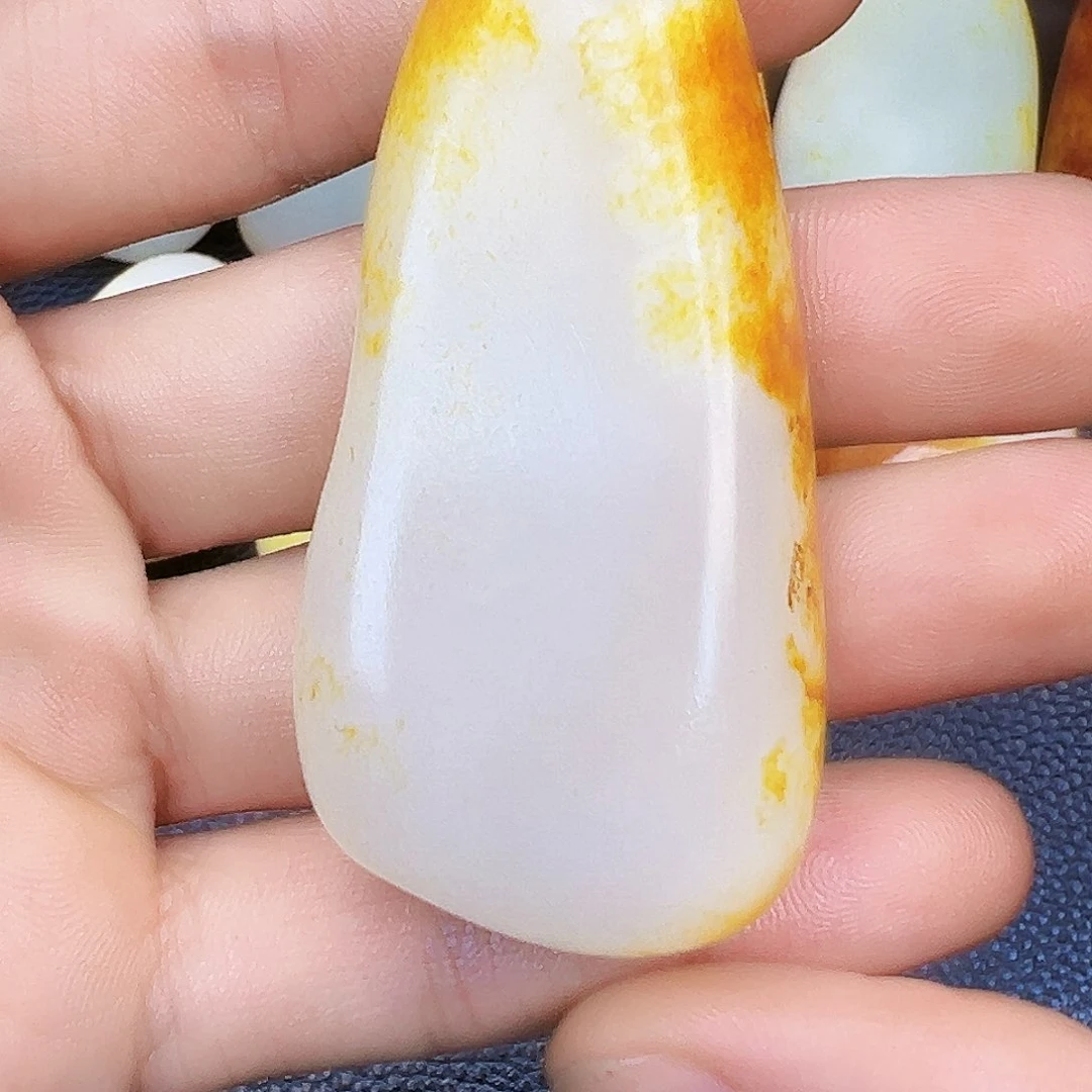 和田玉未镶嵌珠宝奇石