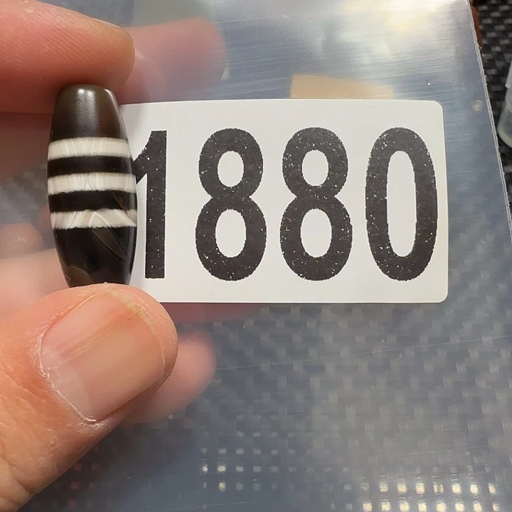 玛瑙/玉髓合金中1880