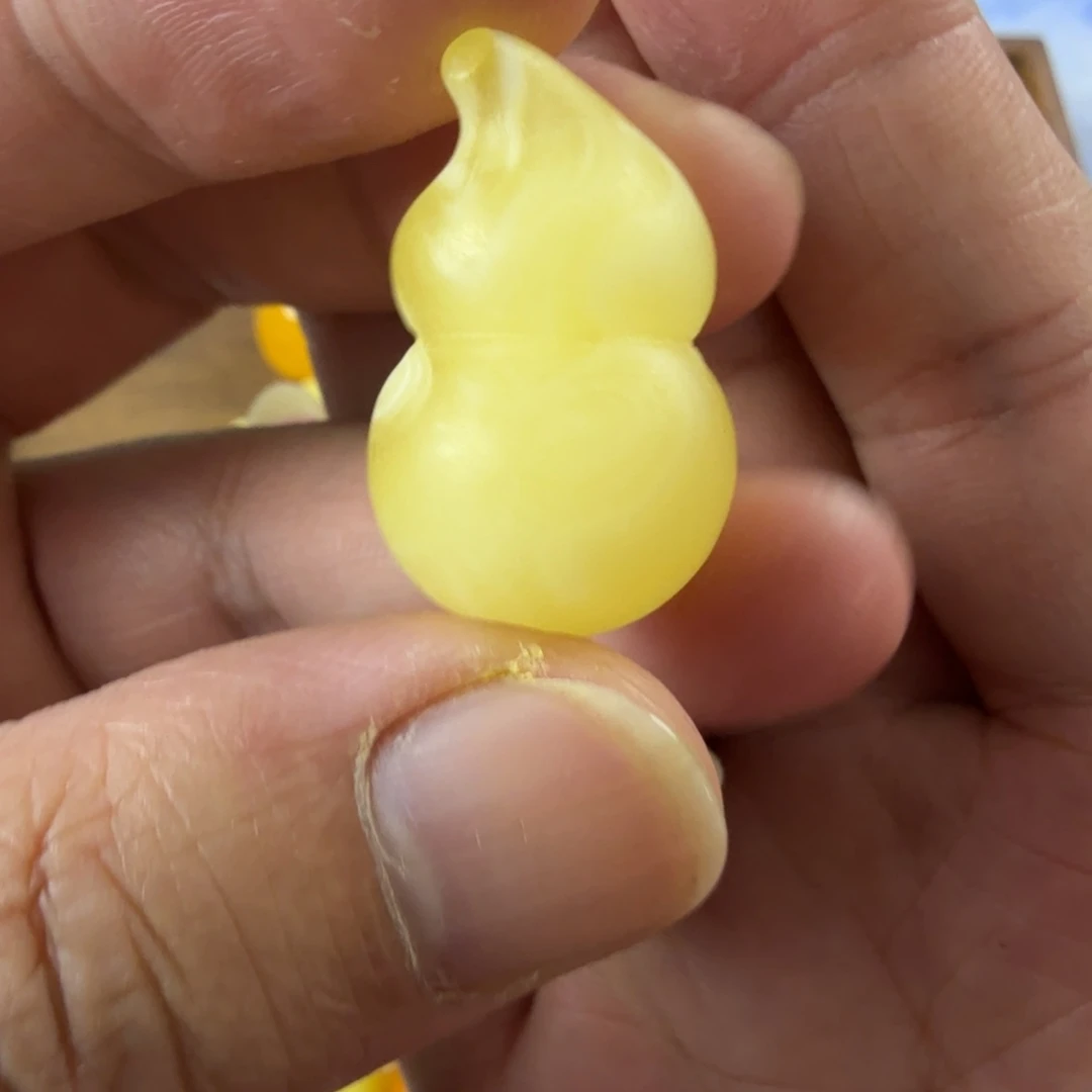 ****琥珀未镶嵌珠宝奇石