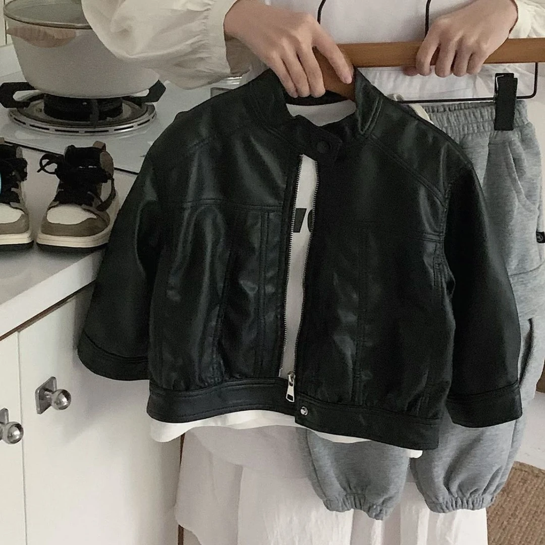 2025春秋新款儿童外套新品男女宝宝百搭纯色皮夹克短款皮风衣潮流