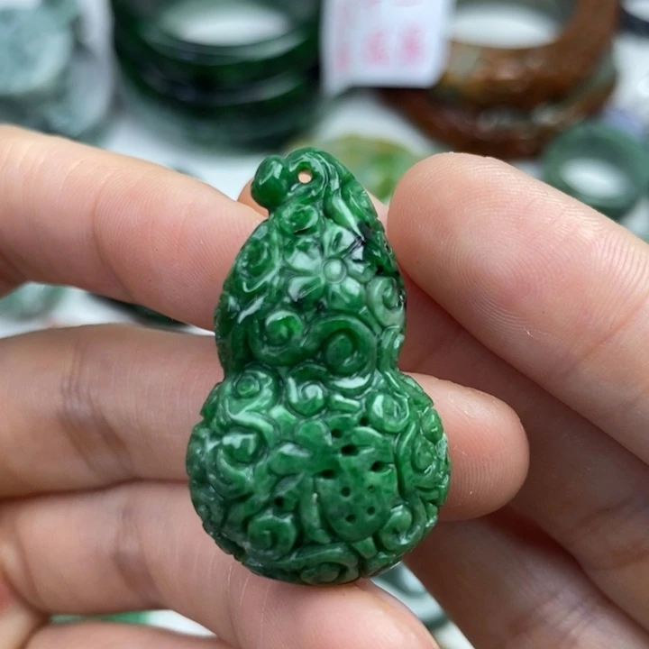 颈饰未镶嵌翡翠丽*