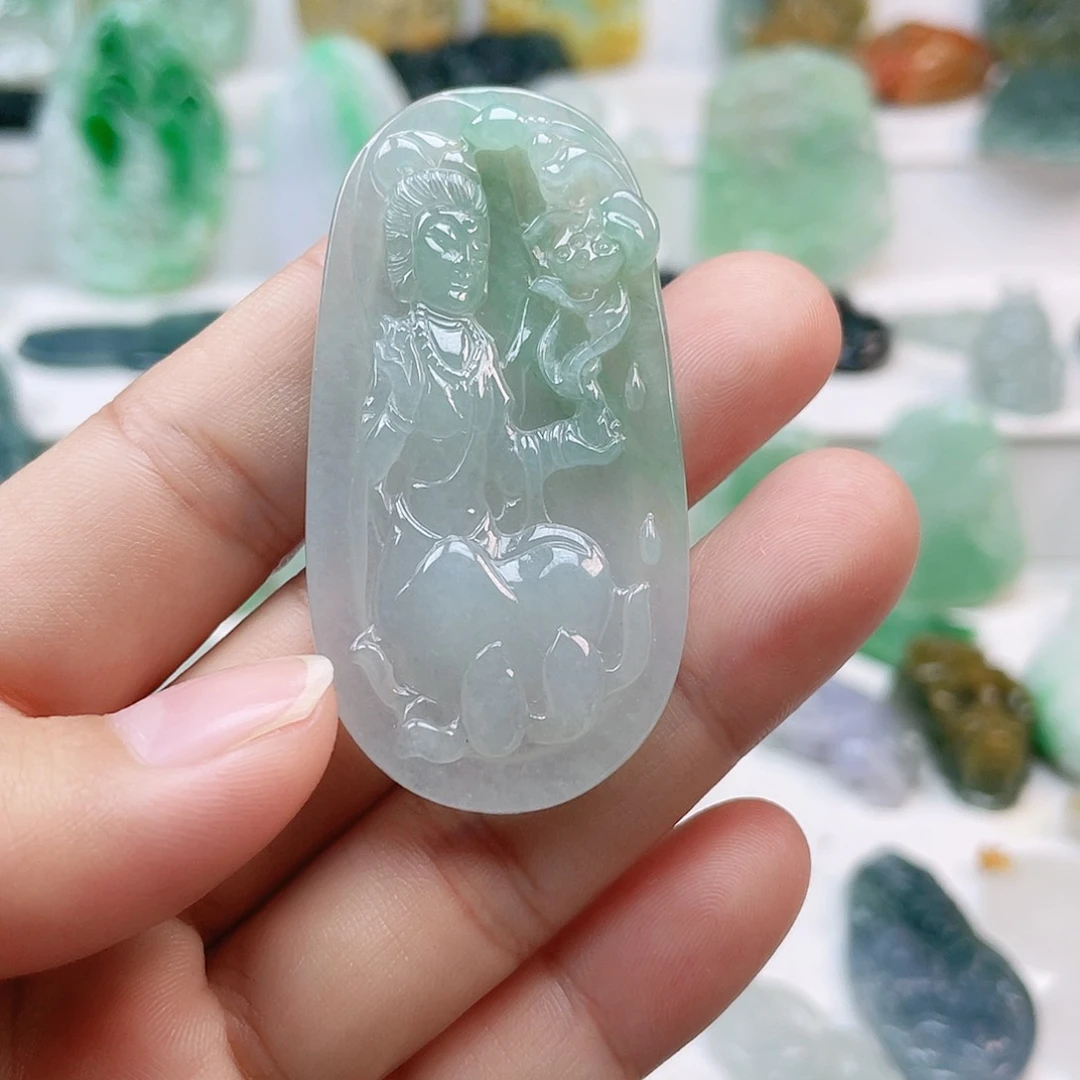 翡翠颈饰未镶嵌观音