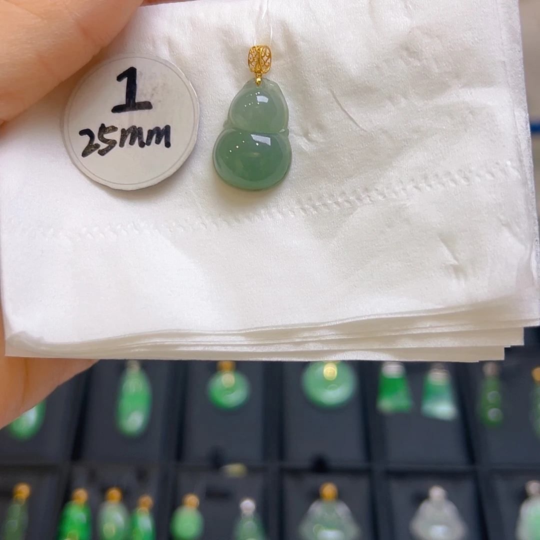 翡翠颈饰18K金镶嵌翡翠