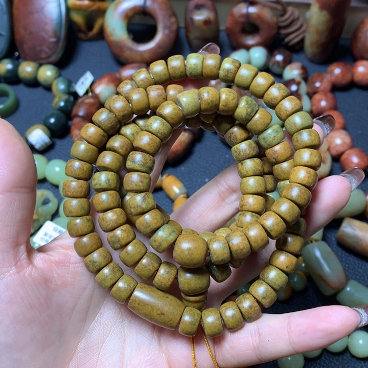 岫岩河磨玉（透闪石质玉）未镶嵌手链的河磨玉108佛珠玉化好开张福
