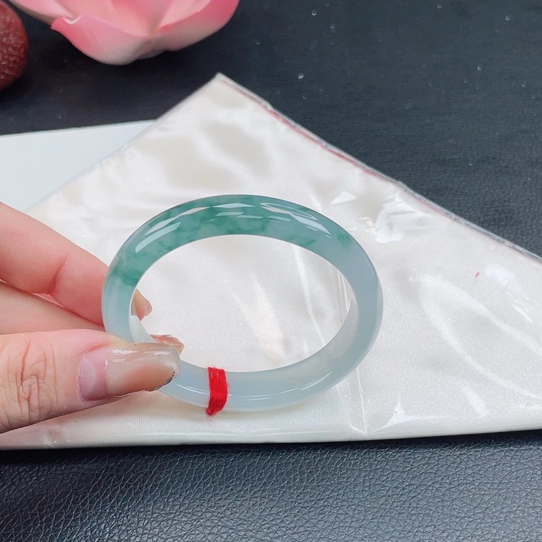 翡翠未镶嵌手镯55贵妃冰胶飘花