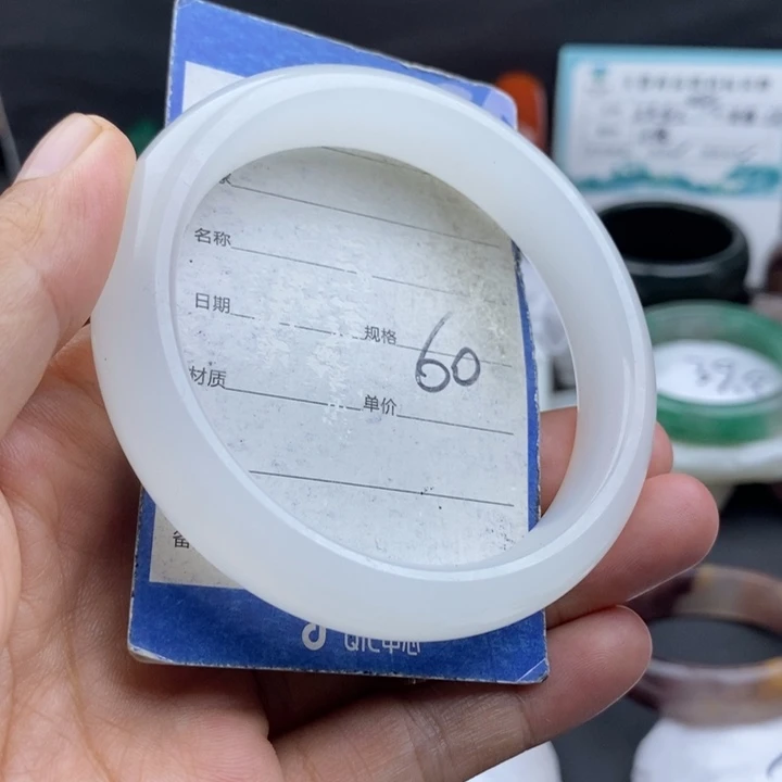 未镶嵌手镯石英质玉