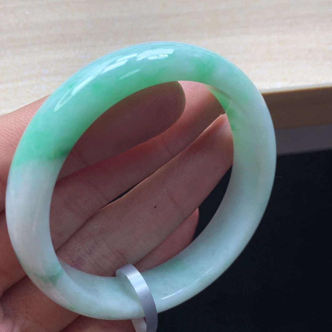 未镶嵌手镯翡翠手镯