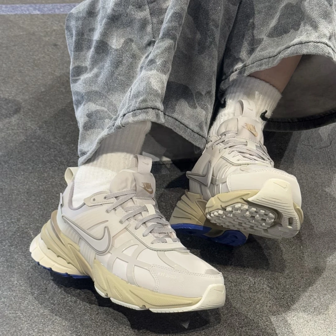 NIKE/耐克女款V2K GORE-TEX复古运动鞋FZ2622002