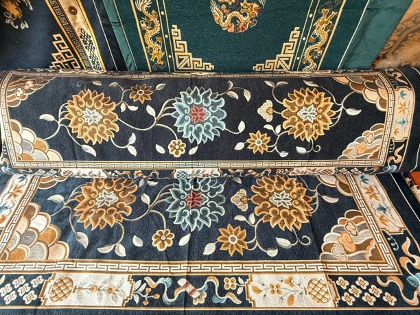 2024新款藏式床卡垫沙发垫雪尼尔刺绣防滑加厚高档款西藏邮政包邮