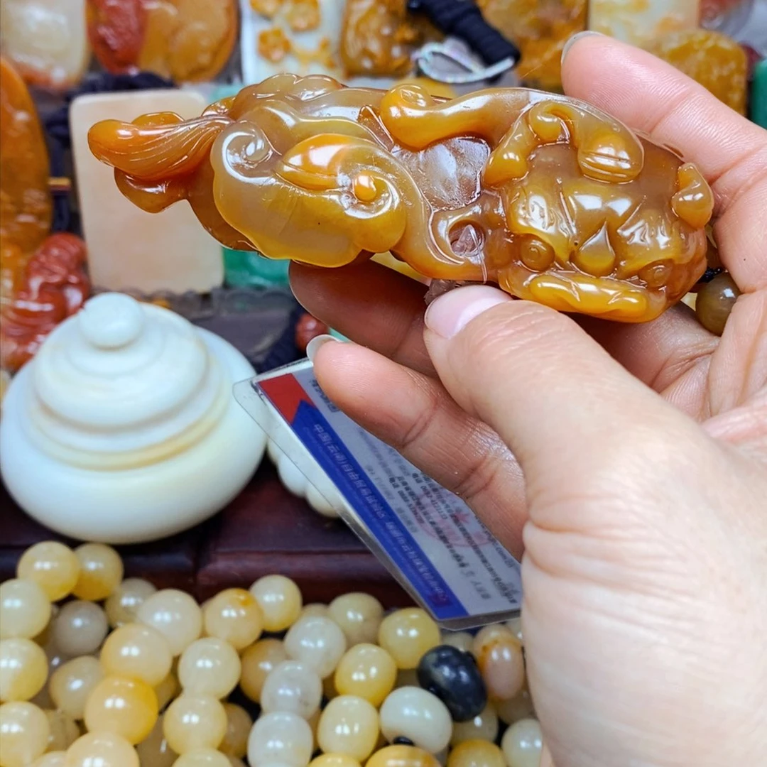 石英质玉（黄龙玉）颈饰未镶嵌